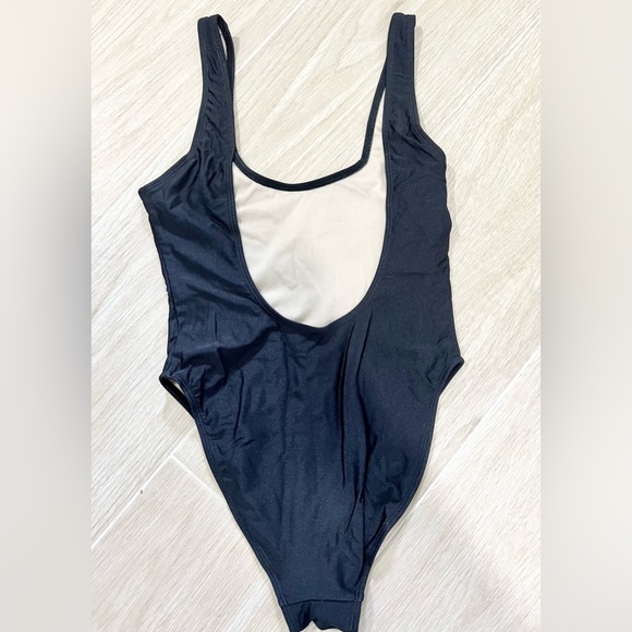 Private Party Champagne Campaign One Piece - Picture 6 of 6